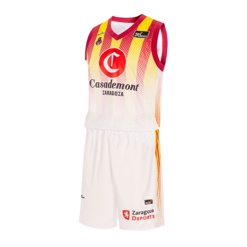 EQUIPACION INFANTIL BLANCA SERIGRAFIADA + BALON FIRMADO